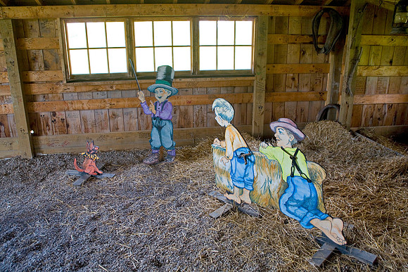 Walt Disney Barn "Happy Place"